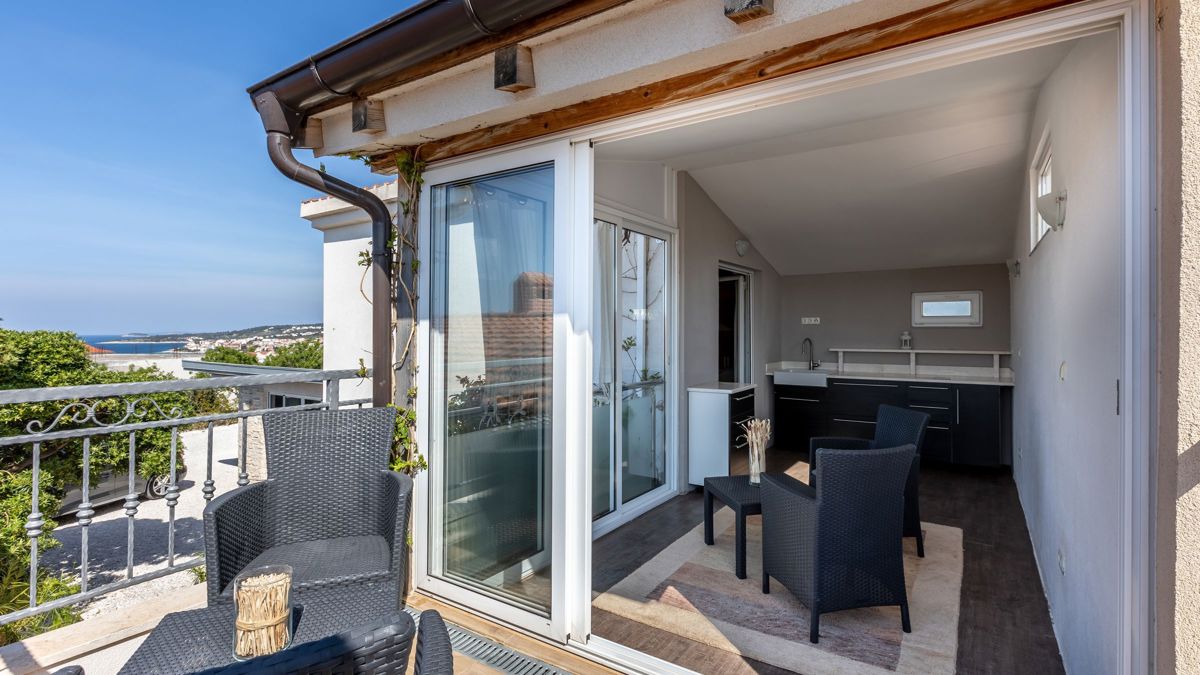 Villa con vista mare aperta