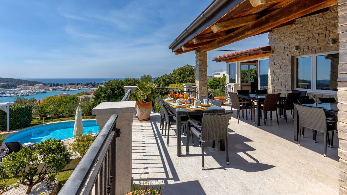 Villa con vista mare aperta