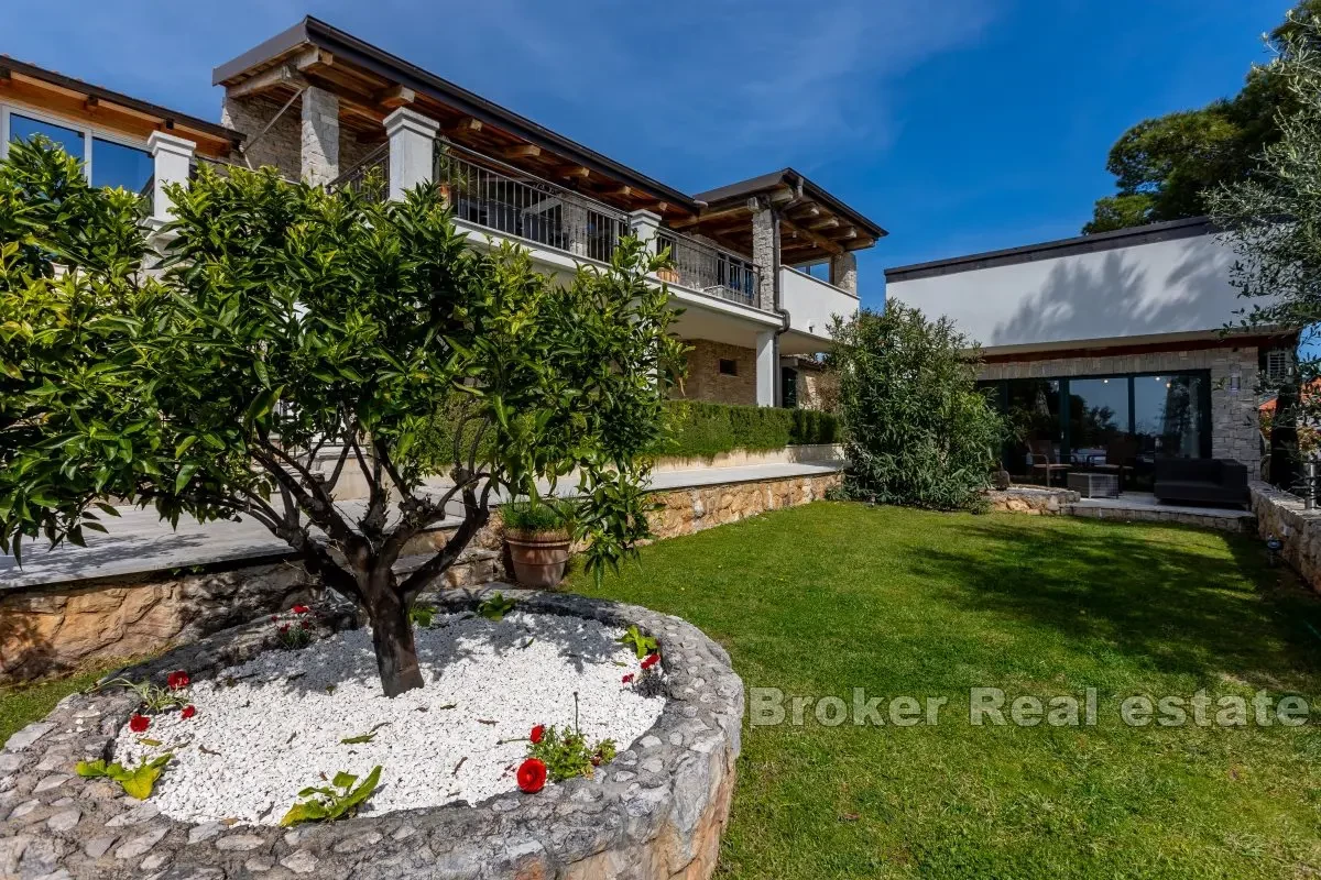 Villa con vista mare aperta