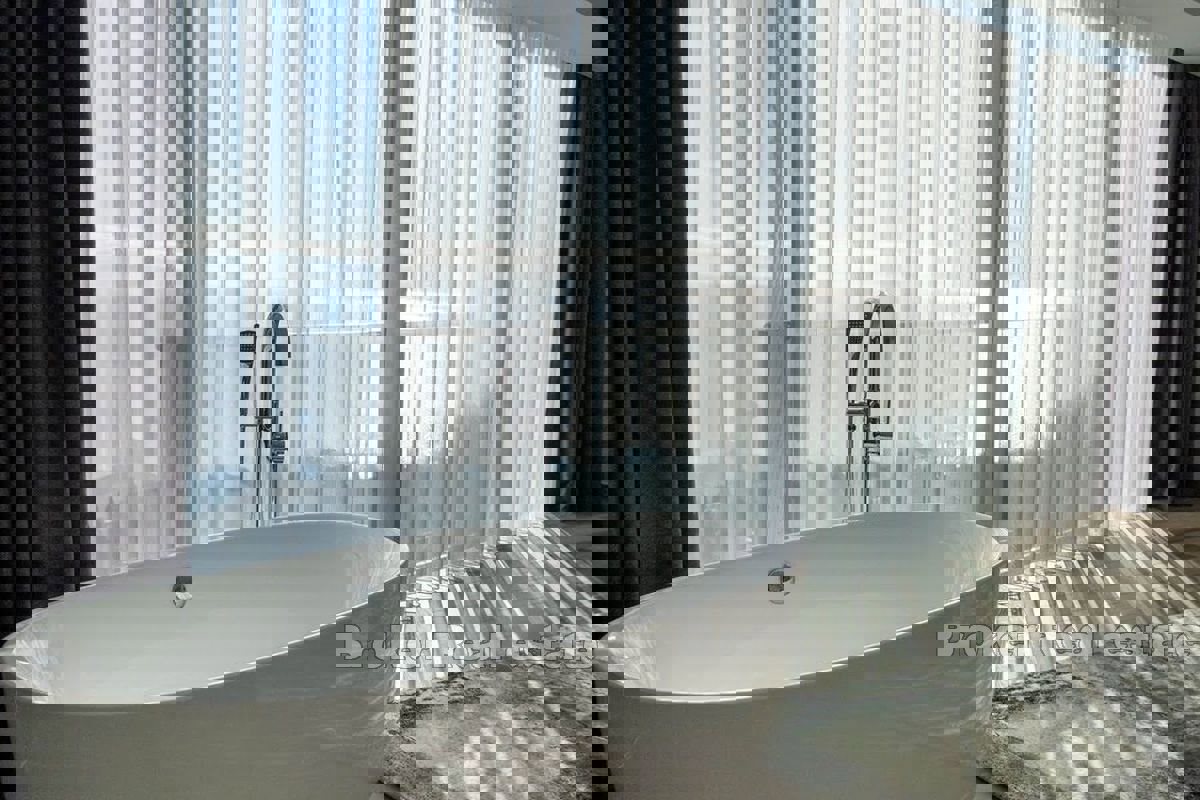 Attico vista mare in posizione dominante