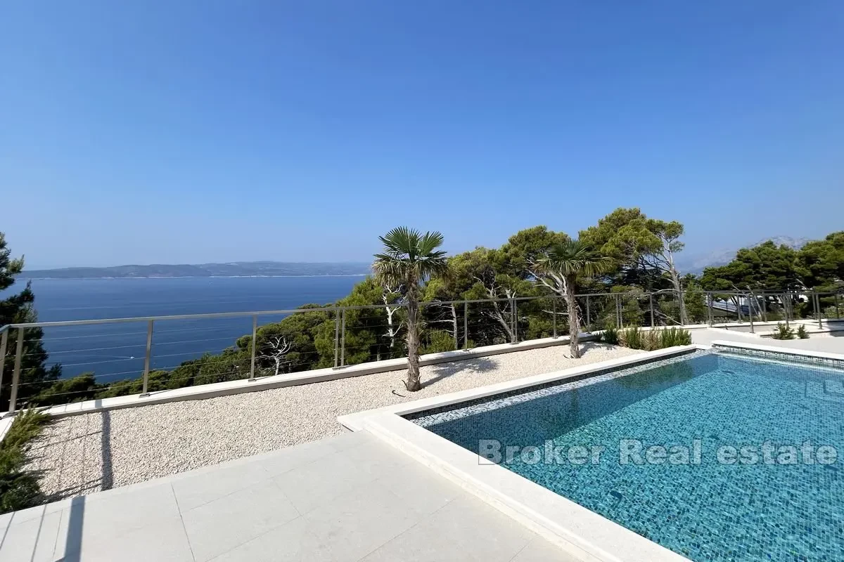 Casa di lusso con piscina e vista mare