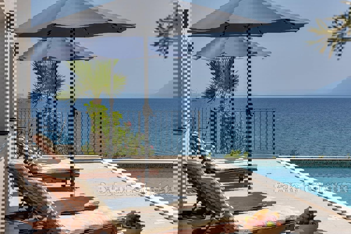 Appartamento di lusso in prima fila sul mare