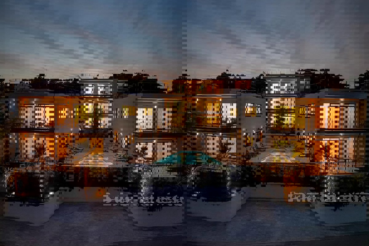 Appartamento di lusso in prima fila sul mare