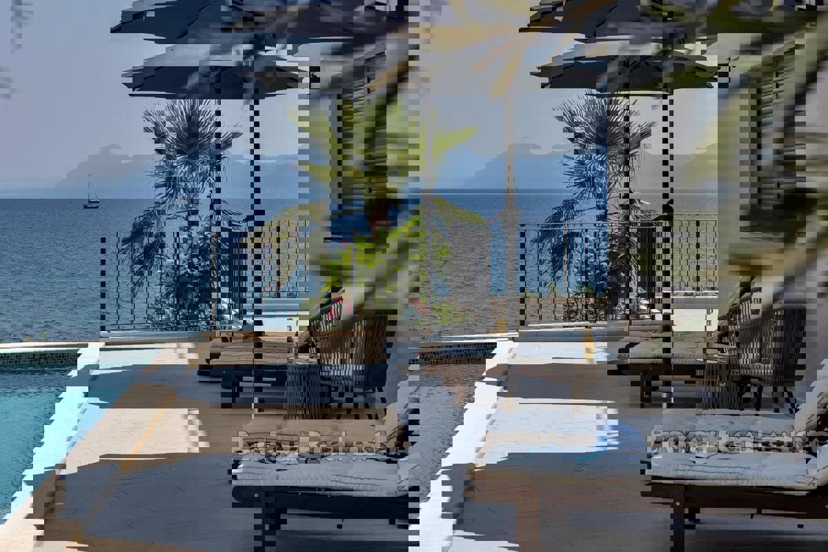 Appartamento di lusso in prima fila sul mare