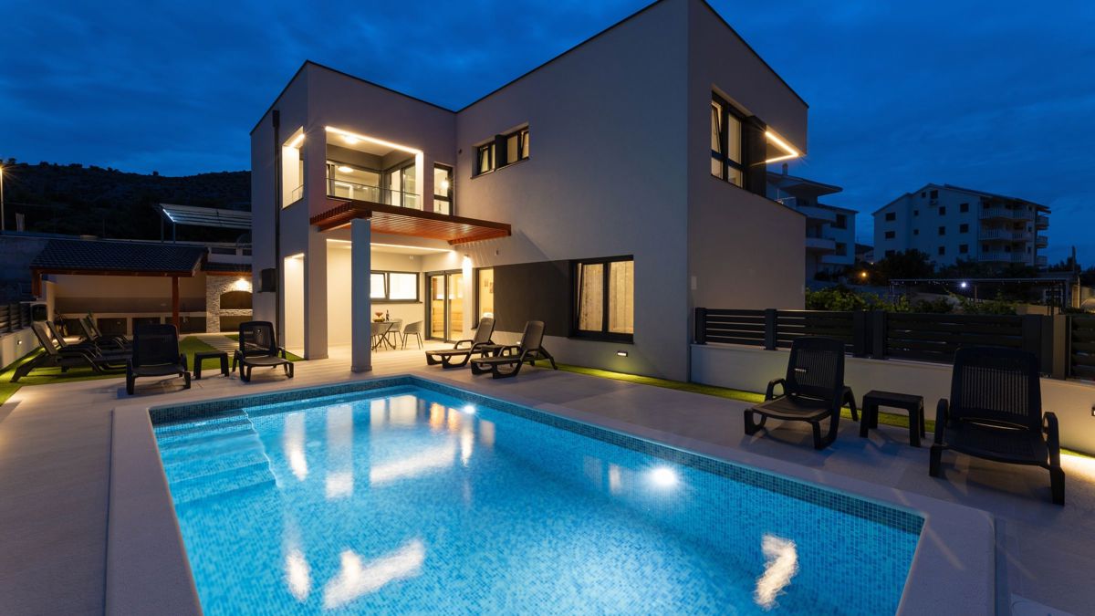 Lussuosa villa con vista mare