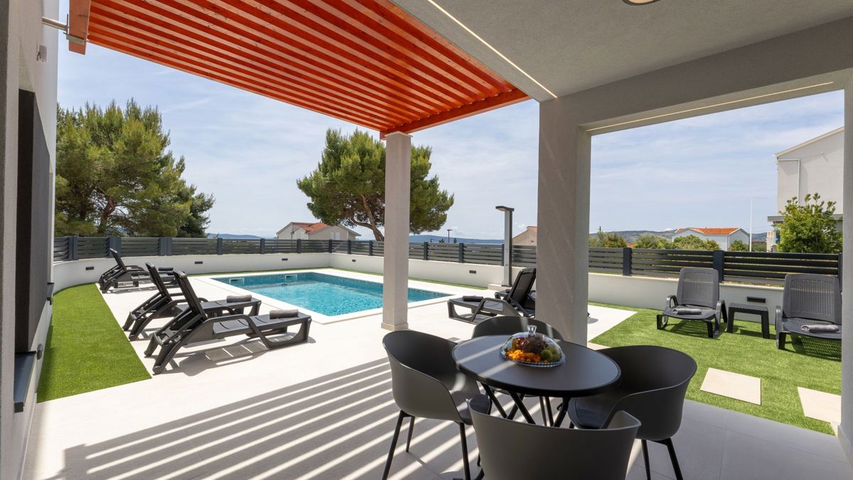 Lussuosa villa con vista mare