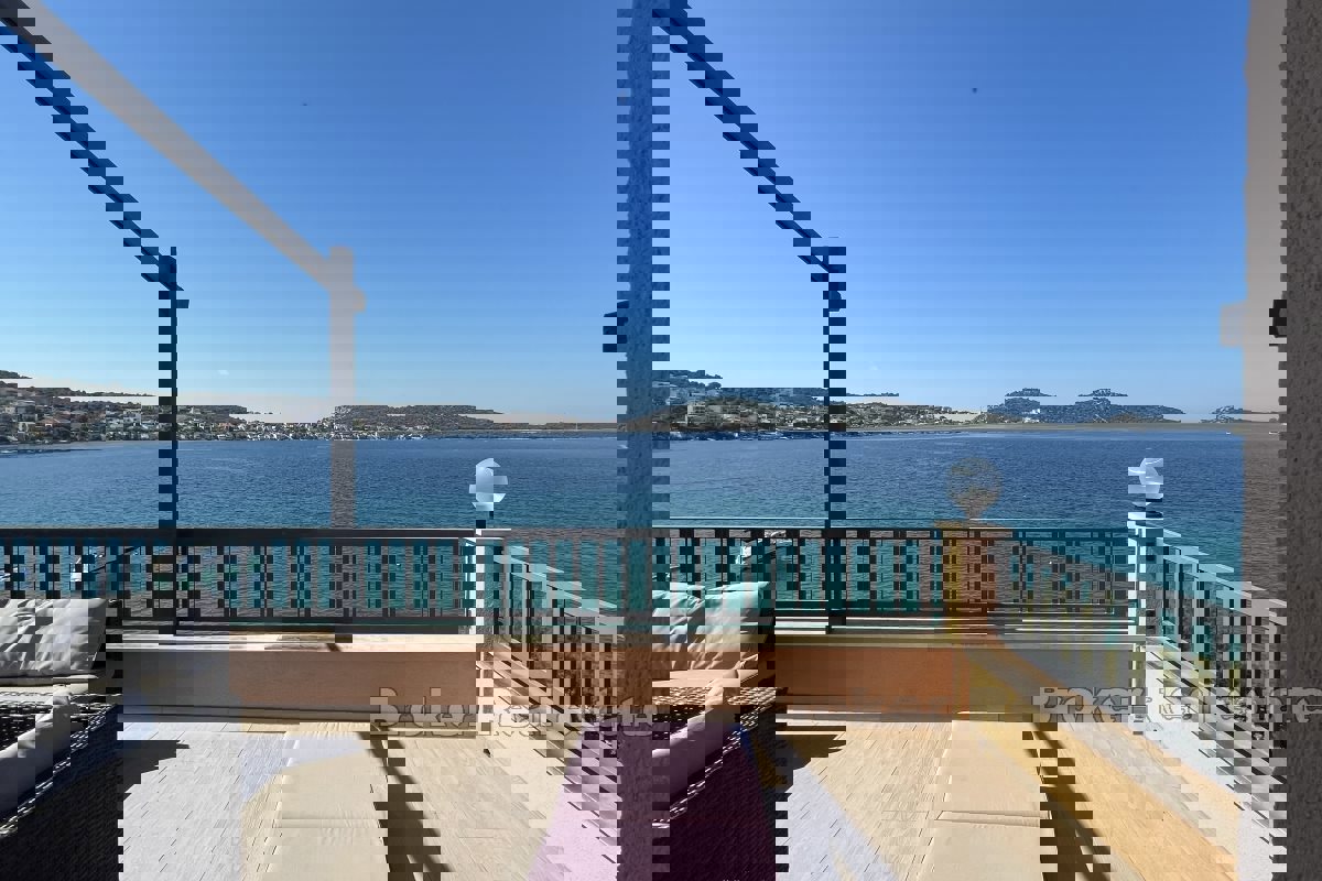 Bella casa, prima fila al mare