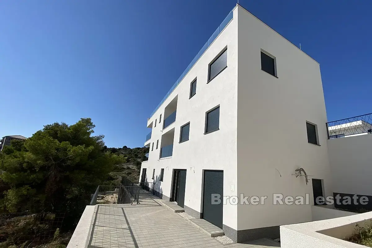 Appartamenti in un edificio appena completato con vista mare