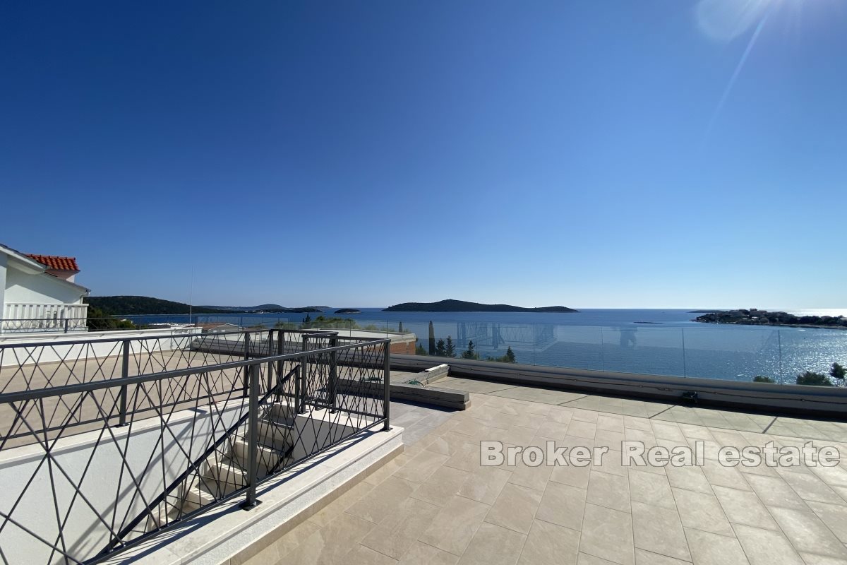 Appartamenti in un edificio appena completato con vista mare