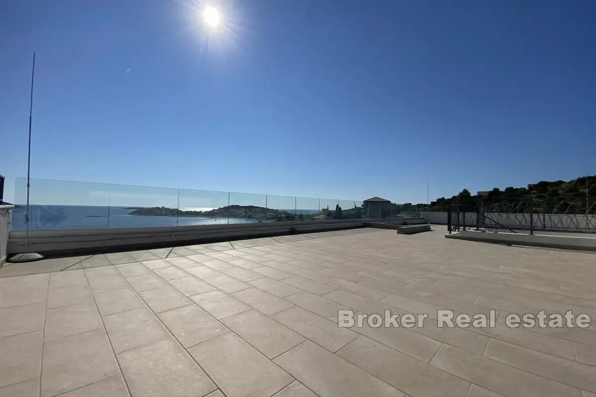 Appartamenti in un edificio appena completato con vista mare