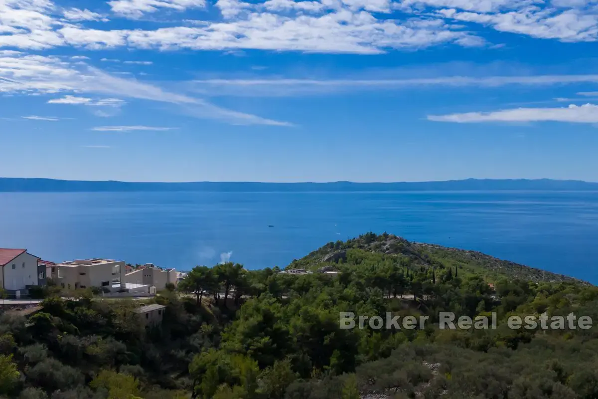 Casa moderna di lusso con tre unità abitative e vista sul mare aperto