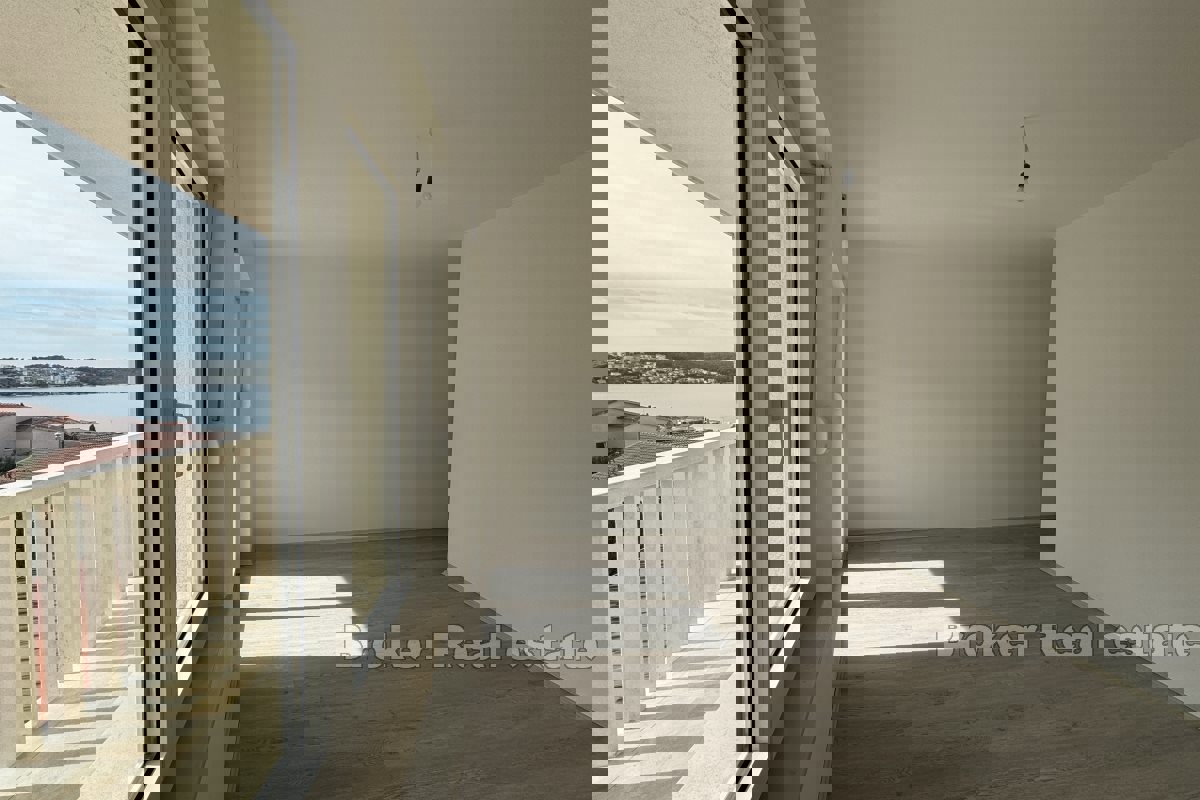 Appartamento con tre camere da letto con vista mare