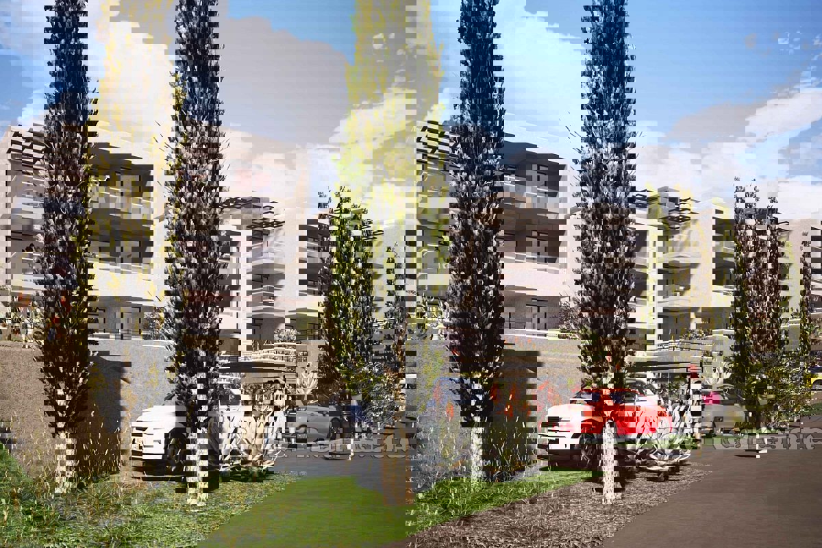 Lussuoso appartamento a due piani con vista mare