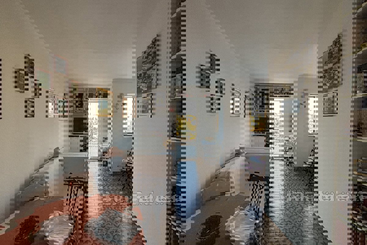 Casa bifamiliare con vista mare  