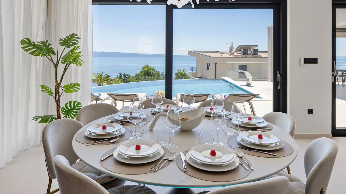 Villa di lusso di nuova costruzione con vista mare