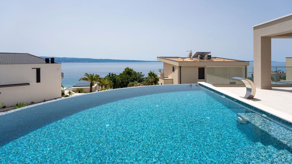 Villa di lusso di nuova costruzione con vista mare