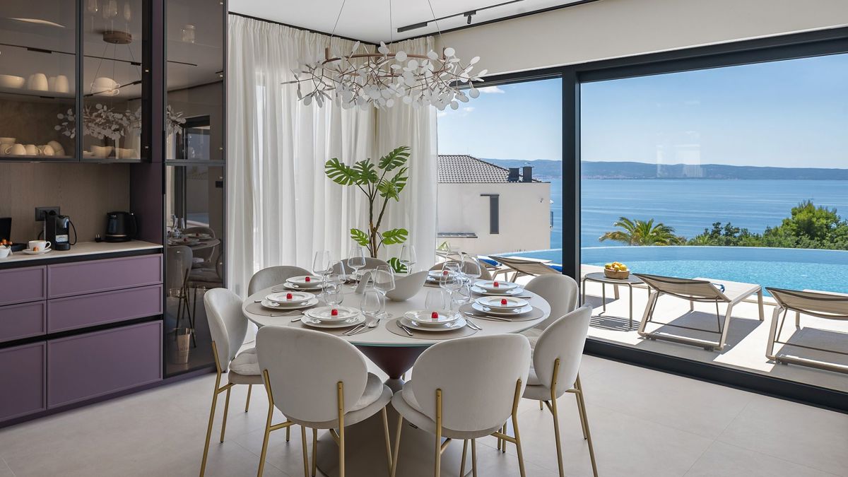 Villa di lusso di nuova costruzione con vista mare