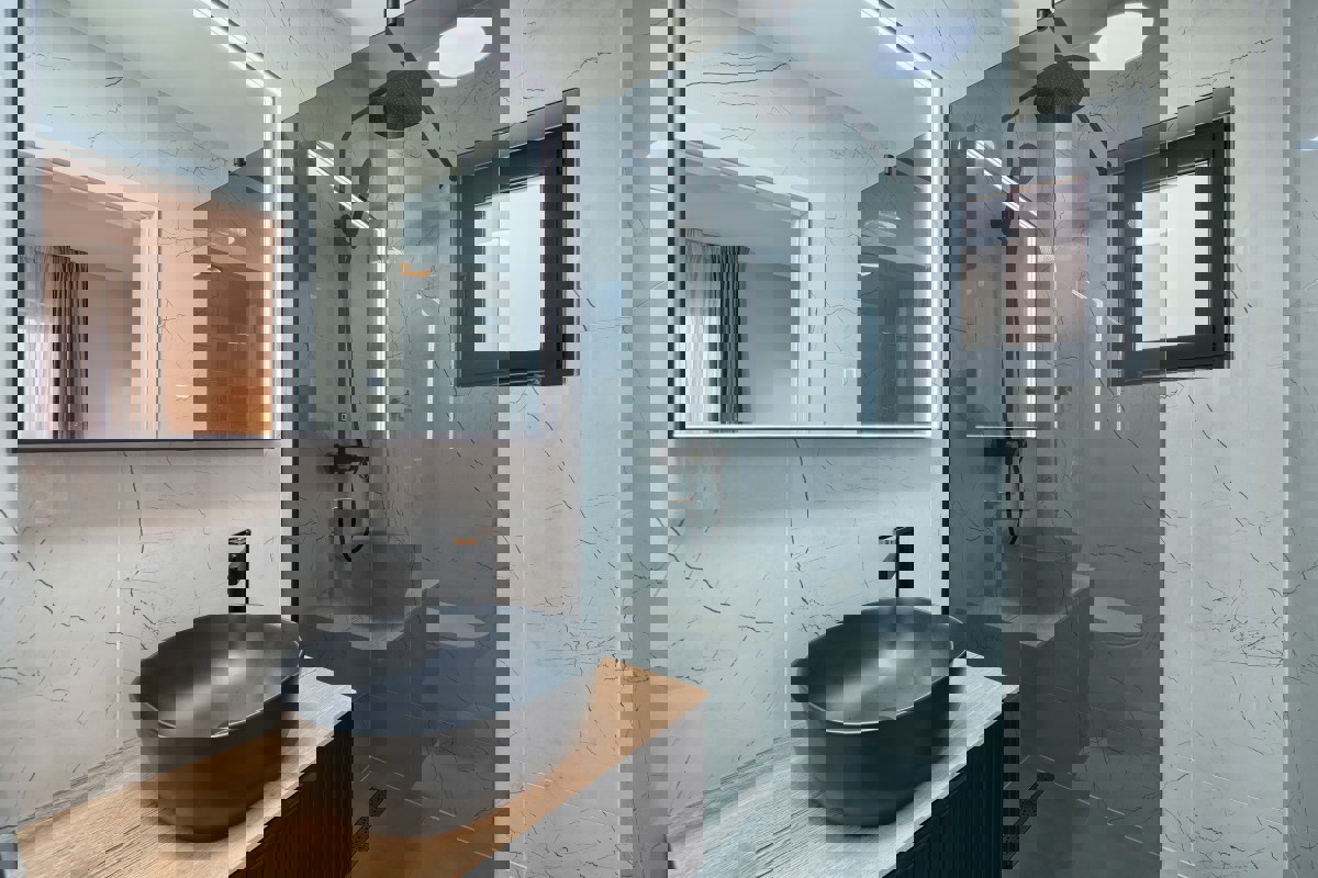 Villa moderna - prima fila al mare vicino a Rogoznica