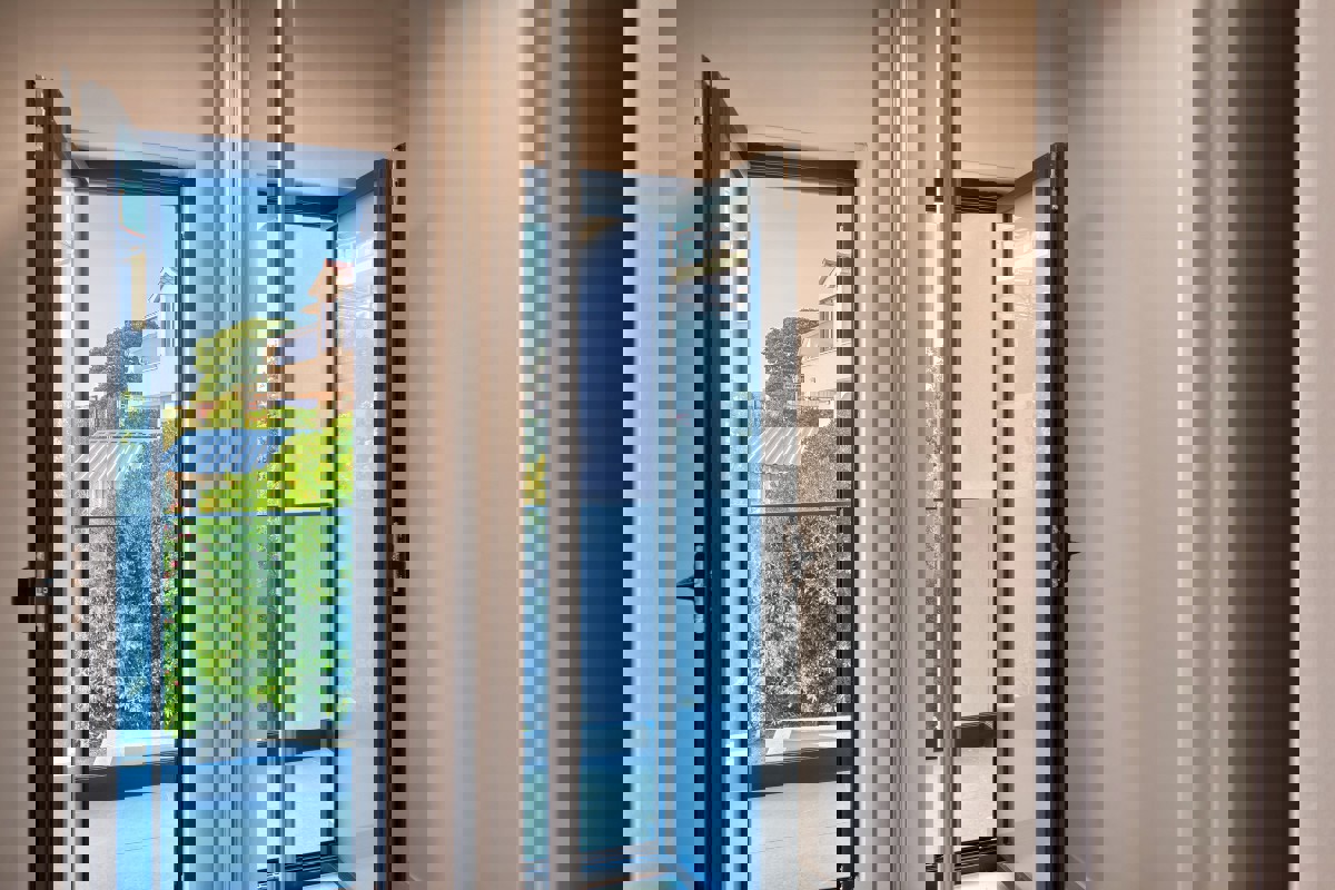 Villa moderna - prima fila al mare vicino a Rogoznica