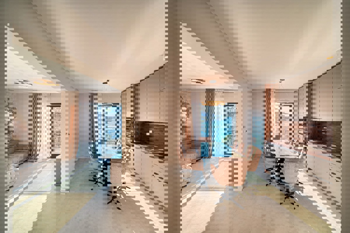 Villa moderna - prima fila al mare vicino a Rogoznica