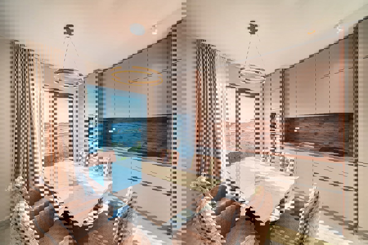 Villa moderna - prima fila al mare vicino a Rogoznica