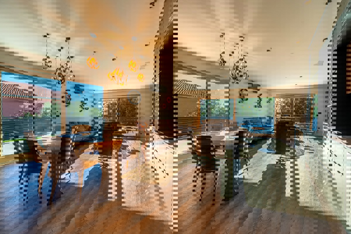 Villa moderna con piscina vicino a Spalato