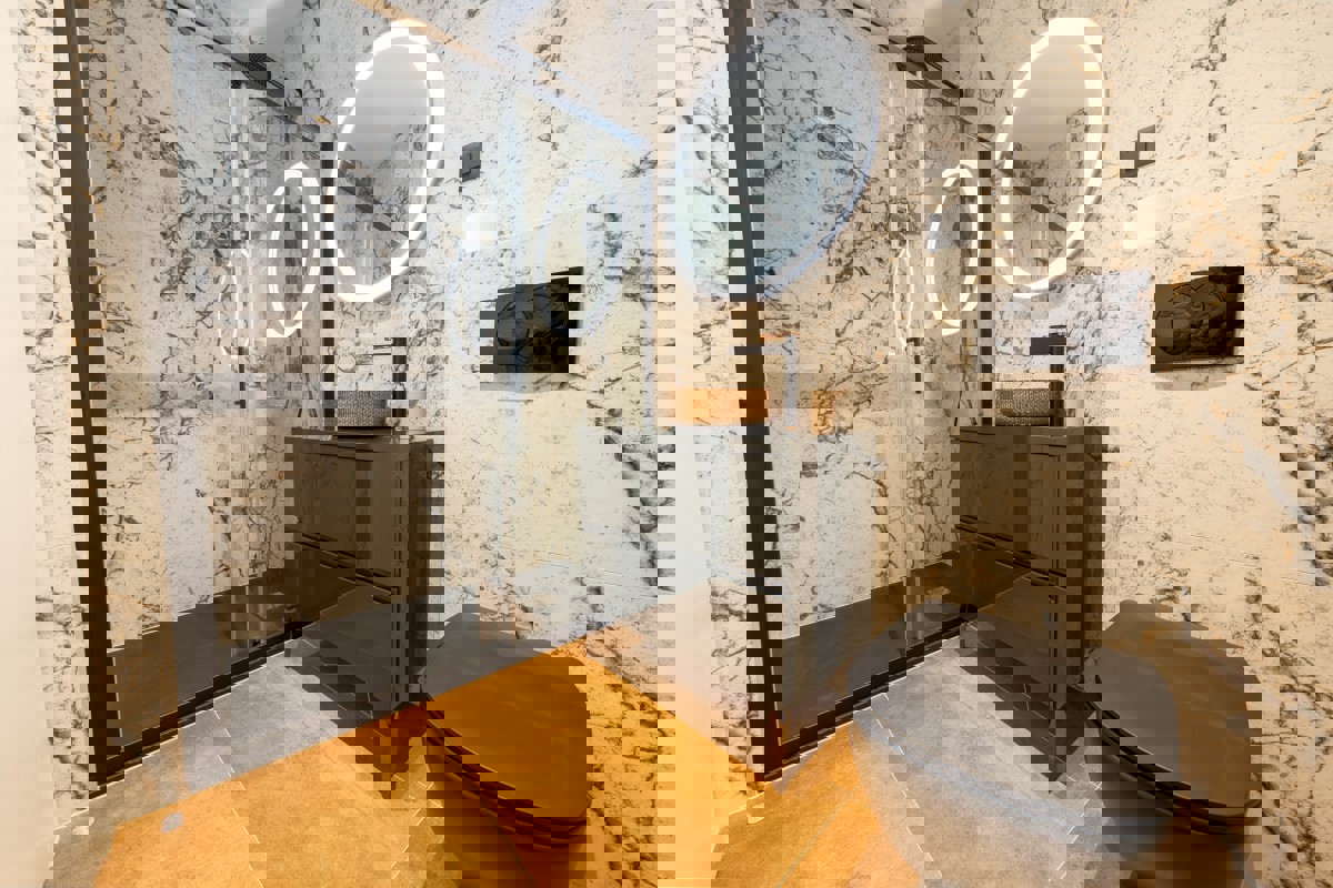 Villa moderna con piscina vicino a Spalato