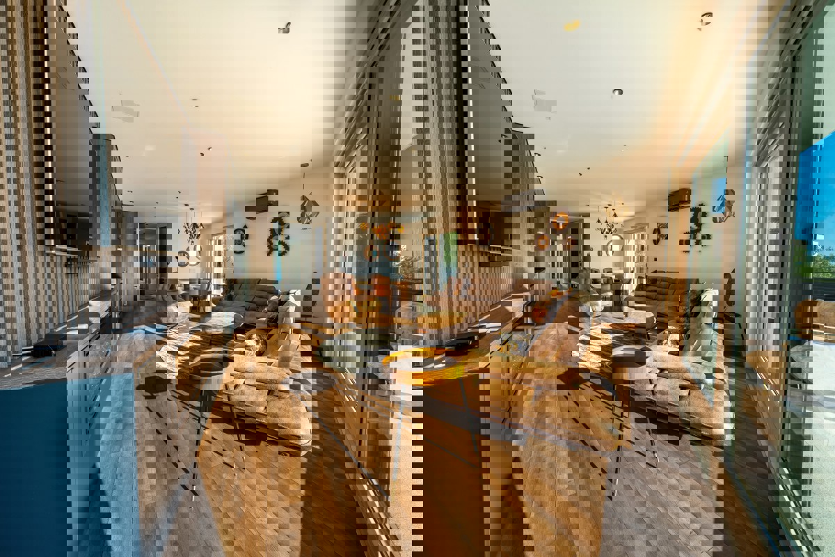 Villa moderna con piscina vicino a Spalato