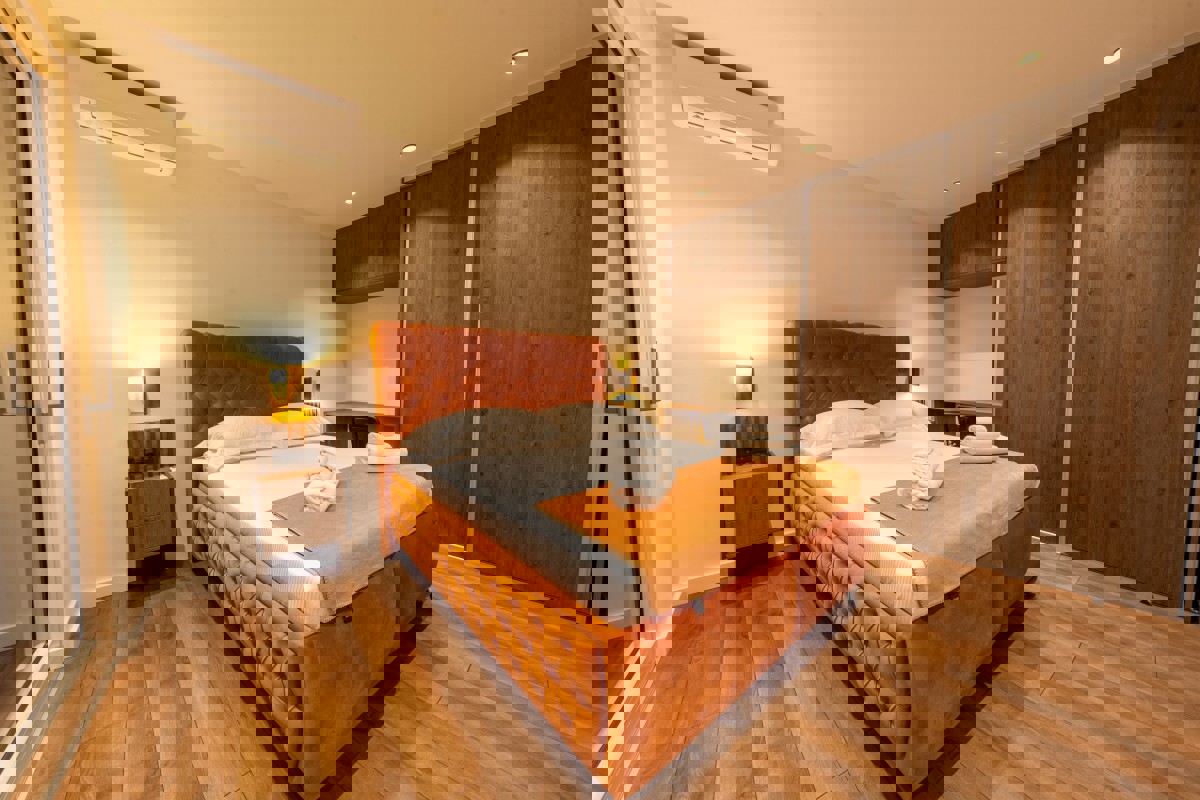 Villa moderna con piscina vicino a Spalato