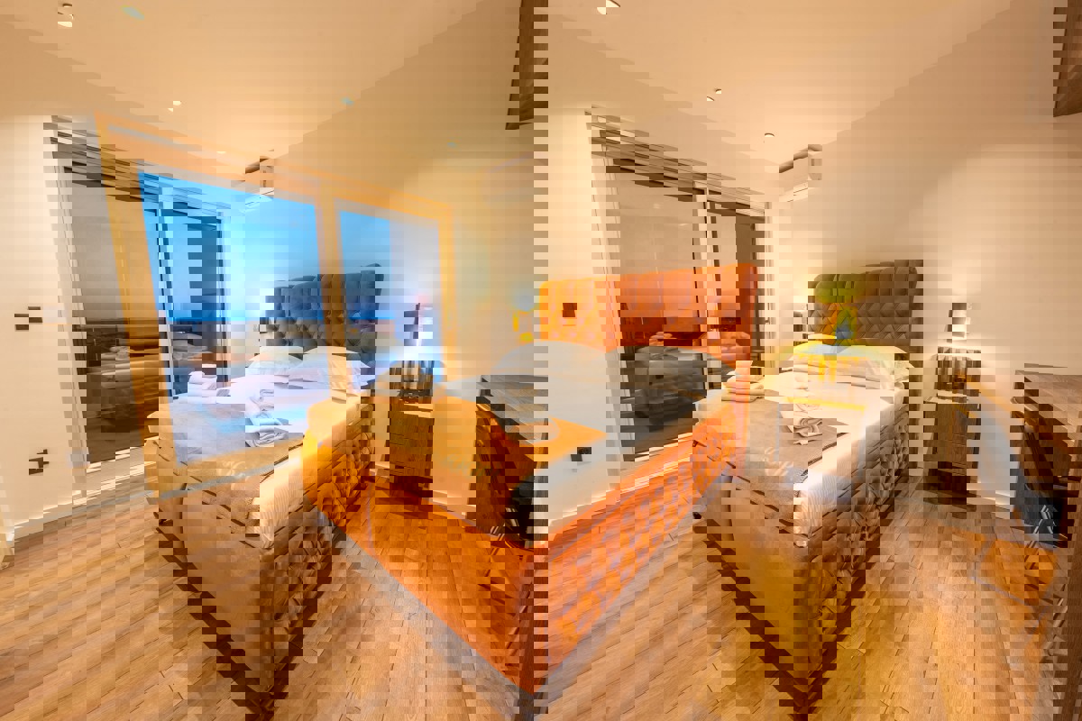 Villa moderna con piscina vicino a Spalato