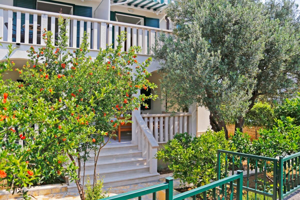  Casa indipendente con giardino mediterraneo