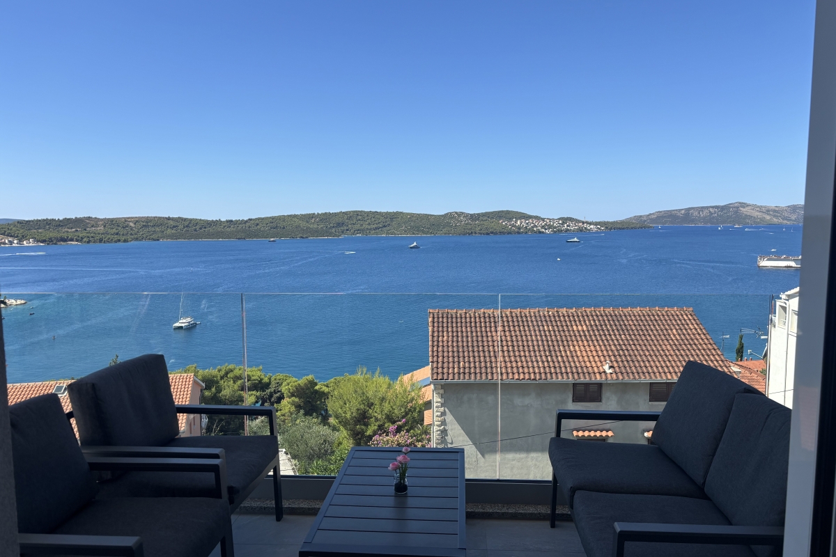 Straordinario attico con terrazza panoramica vicino al mare