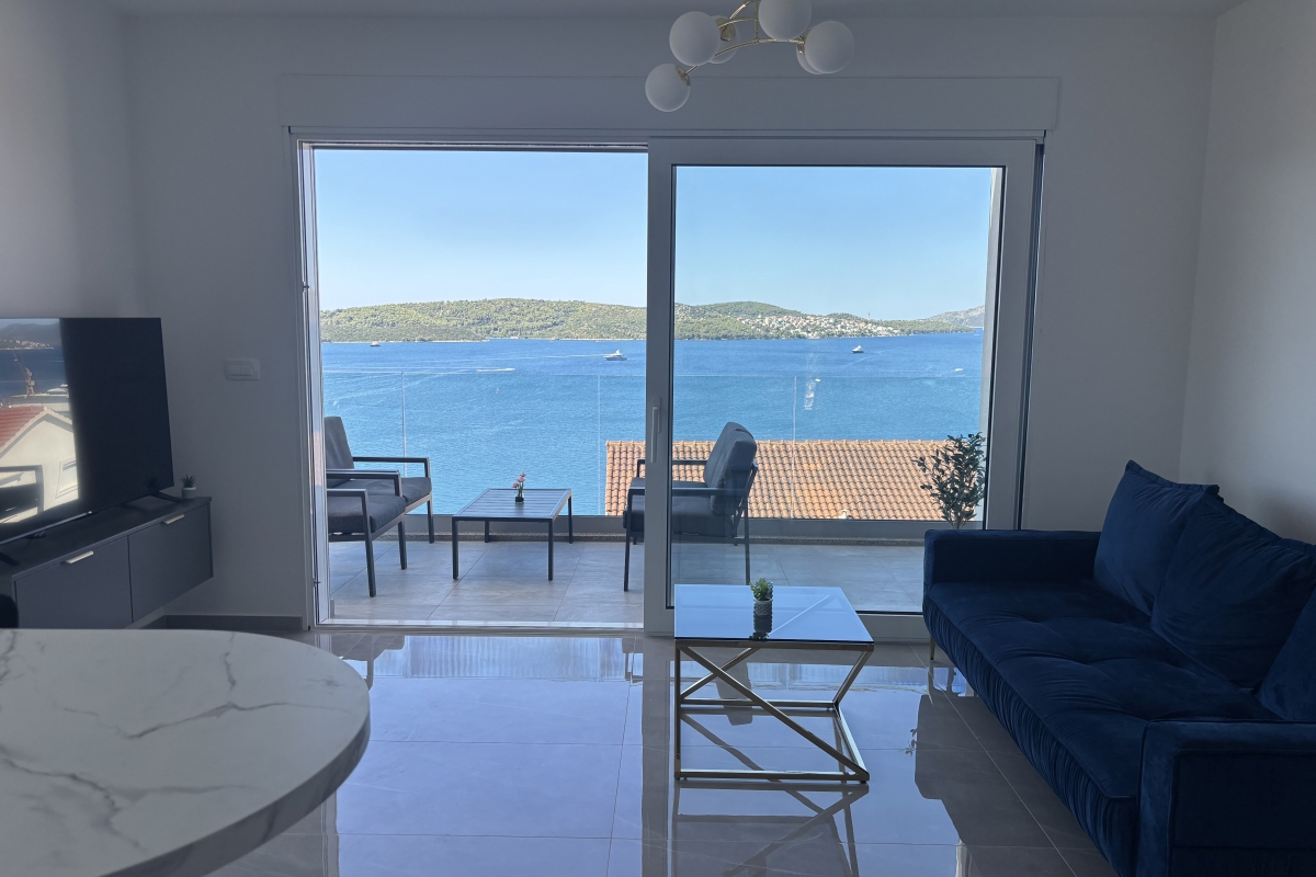 Straordinario attico con terrazza panoramica vicino al mare