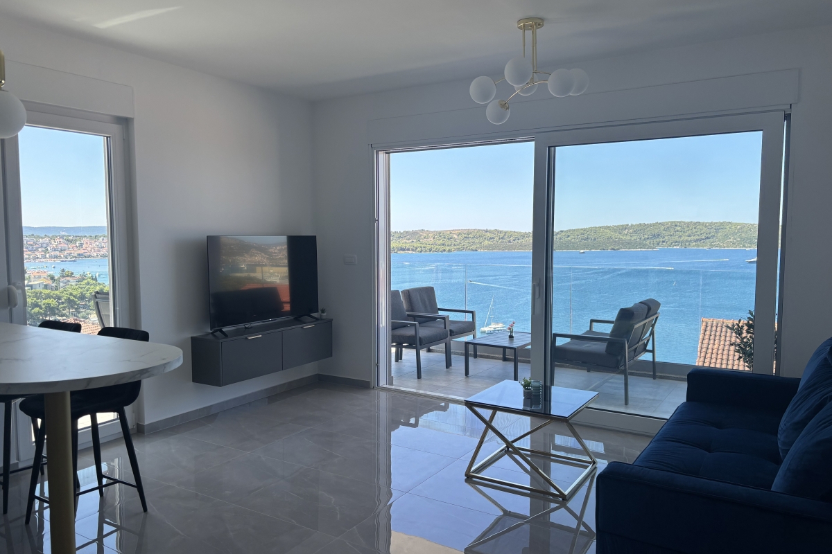 Straordinario attico con terrazza panoramica vicino al mare