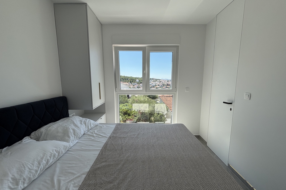 Straordinario attico con terrazza panoramica vicino al mare