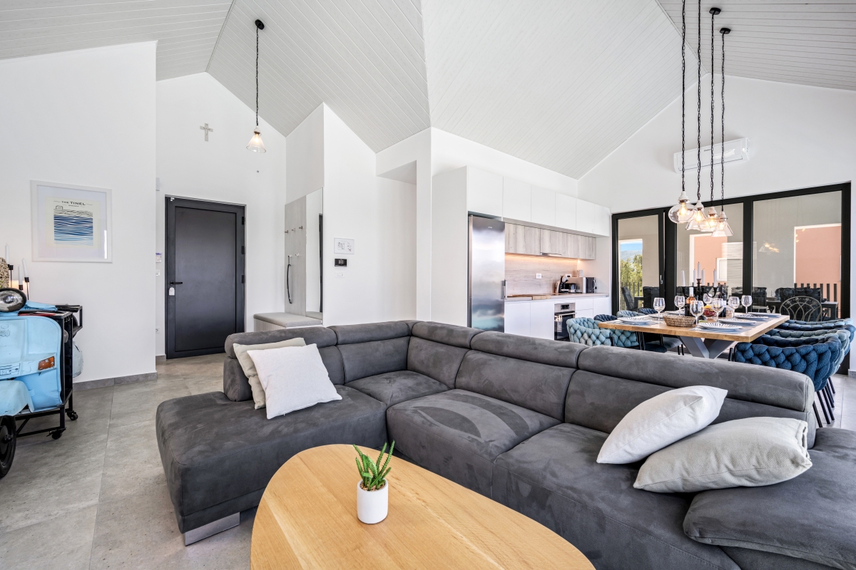 Villa moderna con vista mare aperta