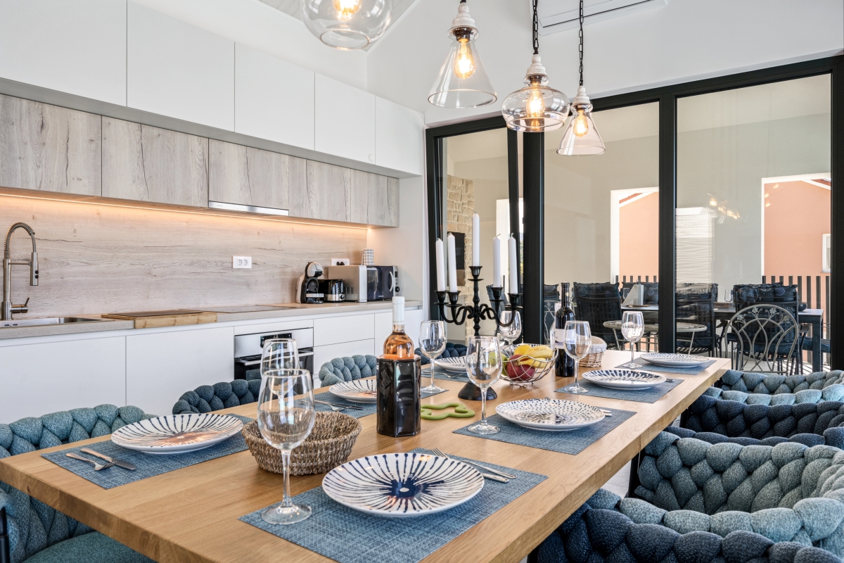 Villa moderna con vista mare aperta