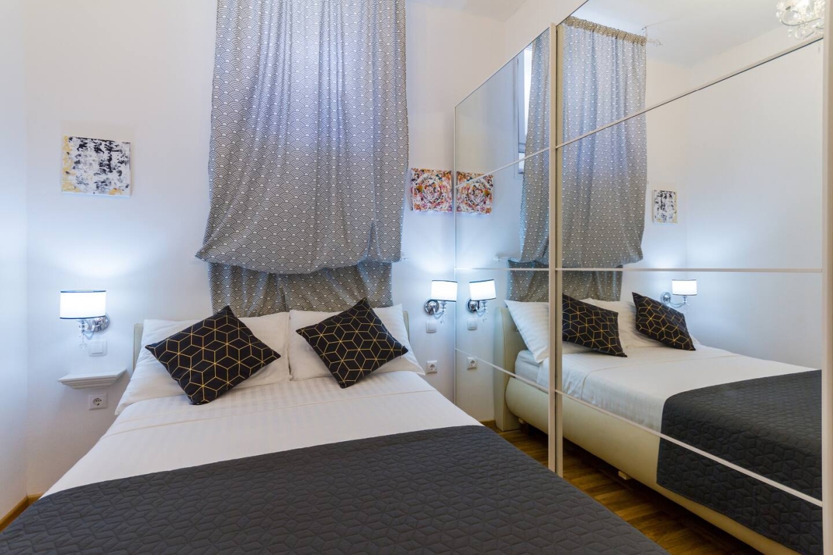 Moderno appartamento in villa in pietra direttamente sul mare