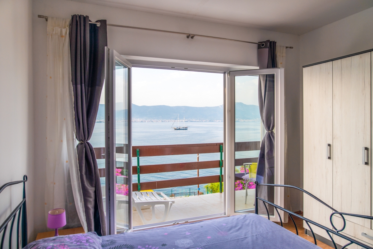 Casa bifamiliare in prima fila sul mare