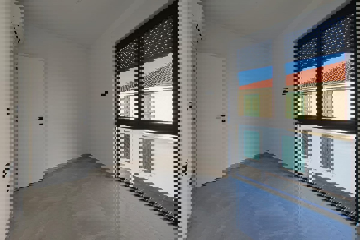 Comodo appartamento con tre camere da letto in un nuovo edificio