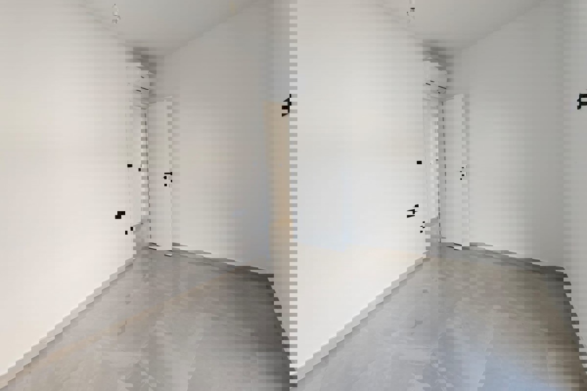 Comodo appartamento con tre camere da letto in un nuovo edificio