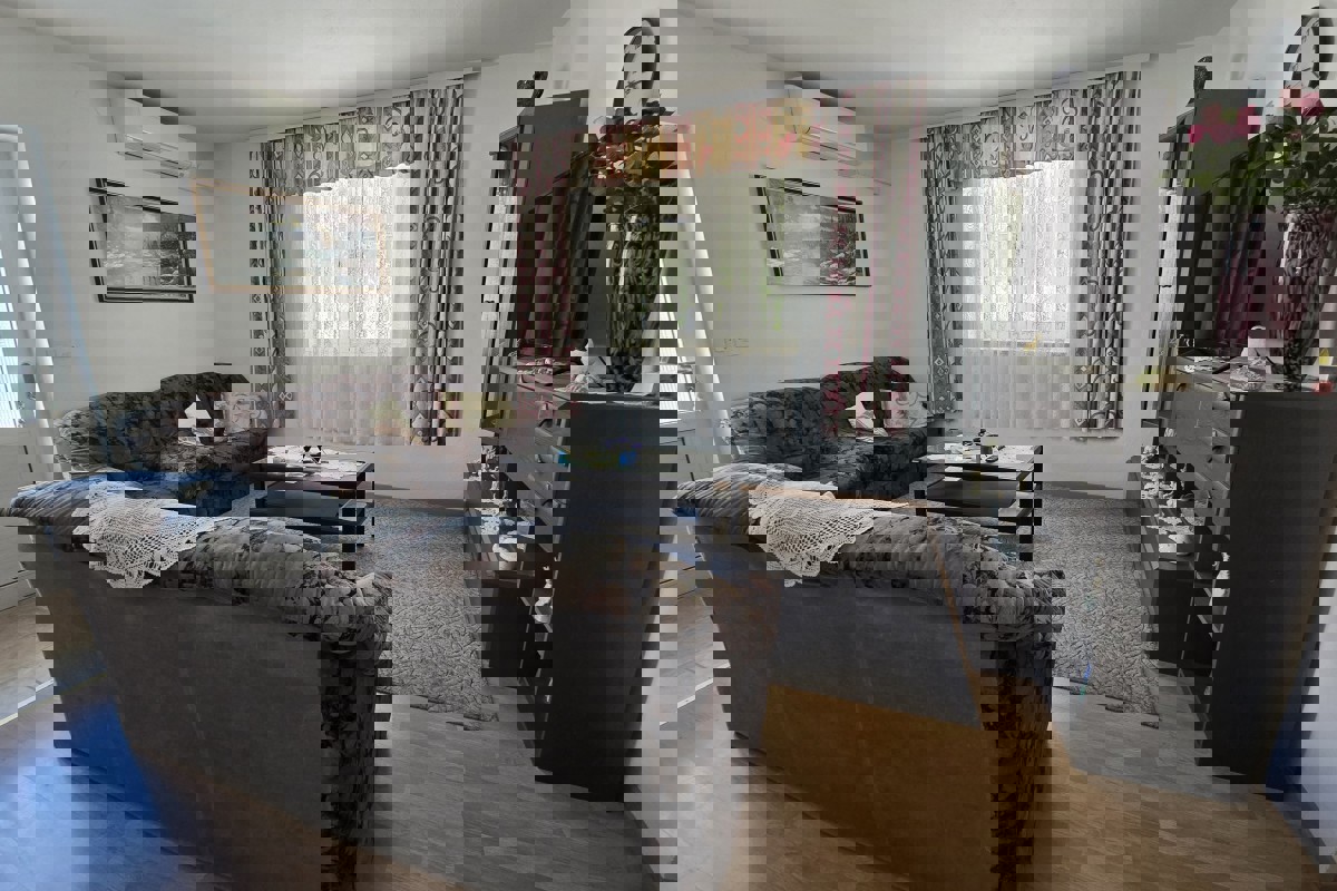 Palazzina con vista mare