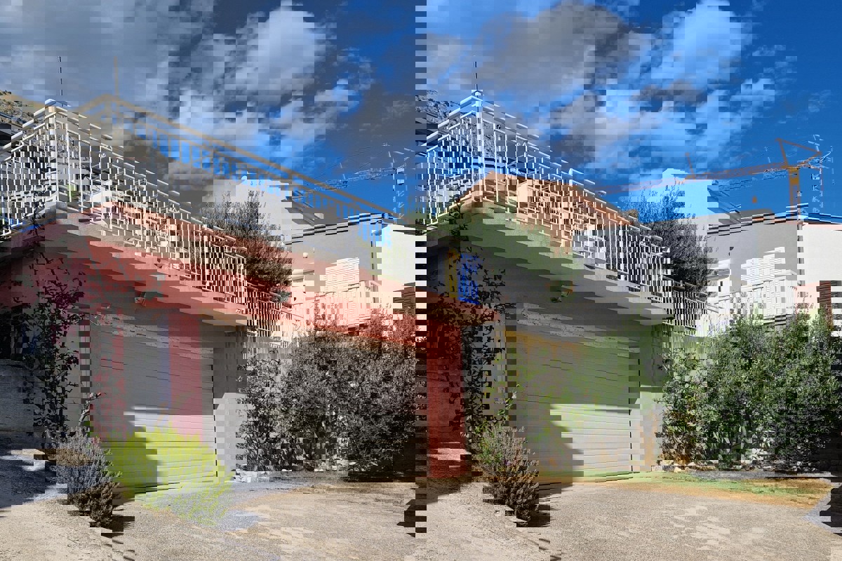 Palazzina con vista mare