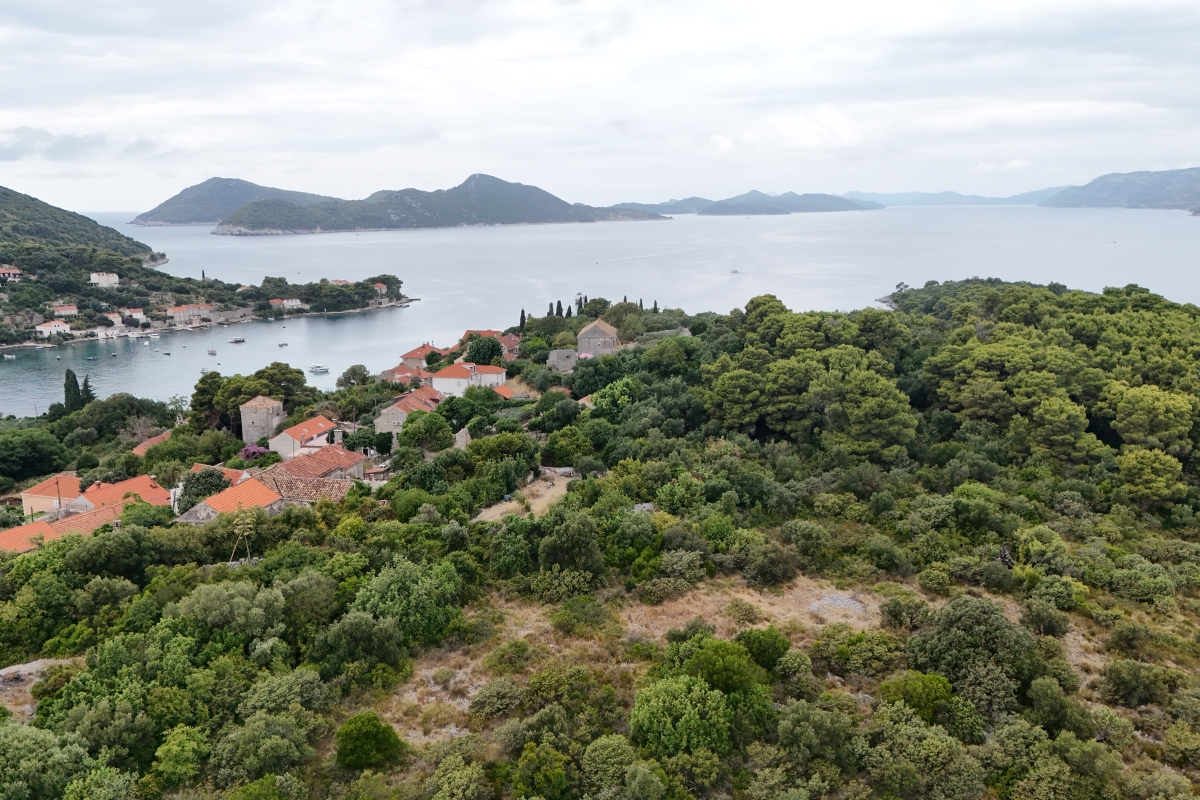Terreno edificabile in prima fila sul mare