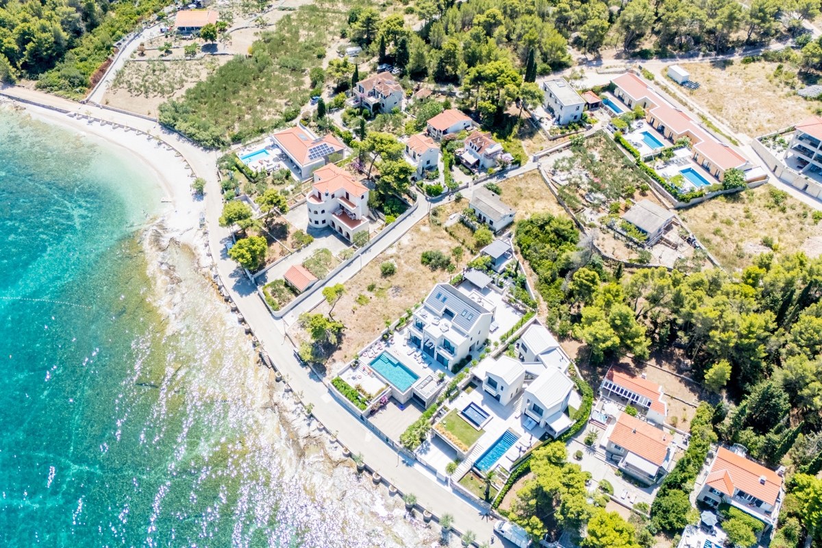 Casa moderna con piscina