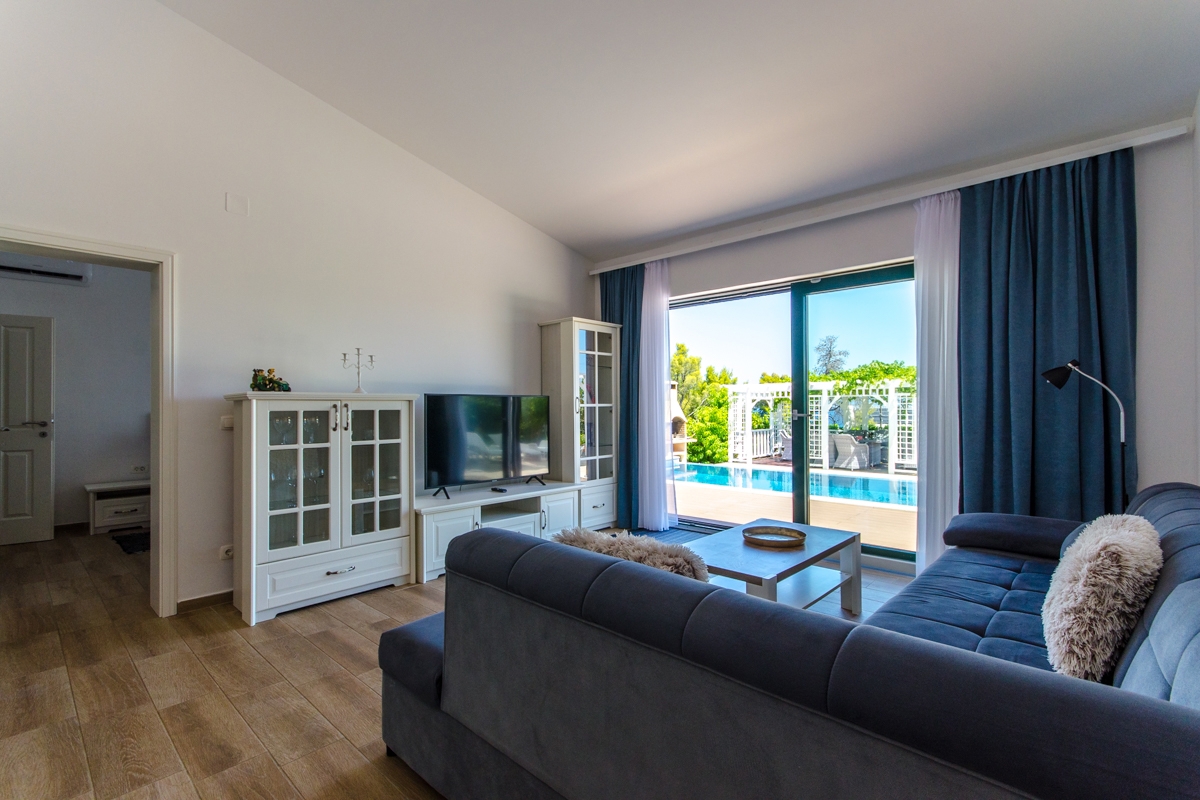 Casa moderna con piscina