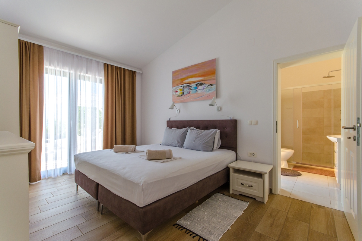 Casa moderna con piscina