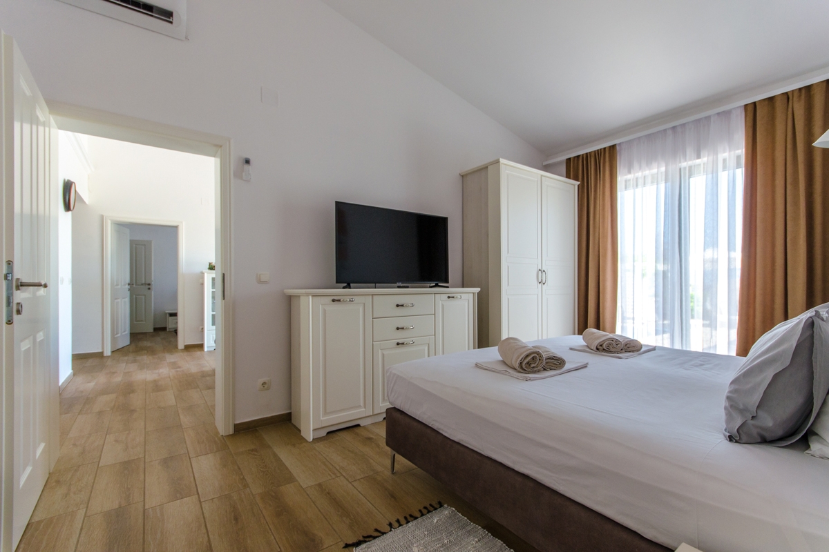 Casa moderna con piscina