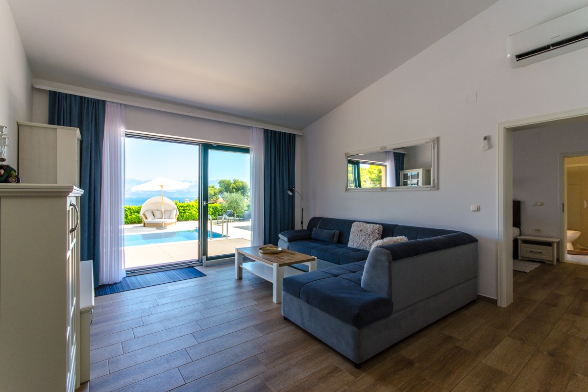 Casa moderna con piscina