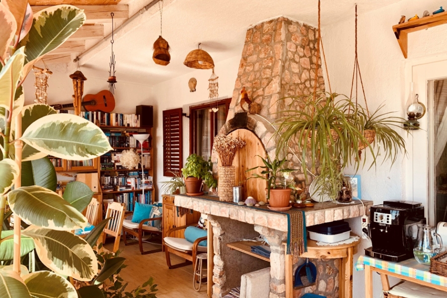 Casa con affermata attività turistica e vista mare